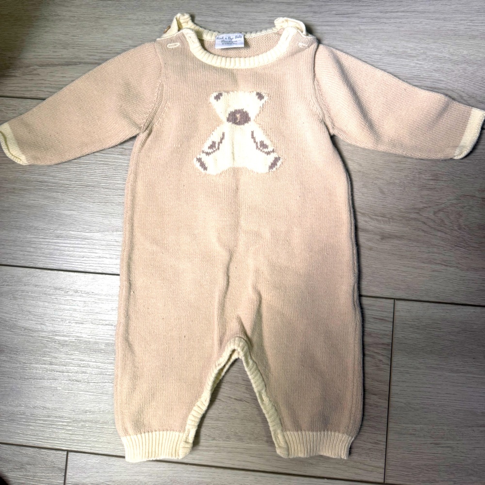 Newborn clothing